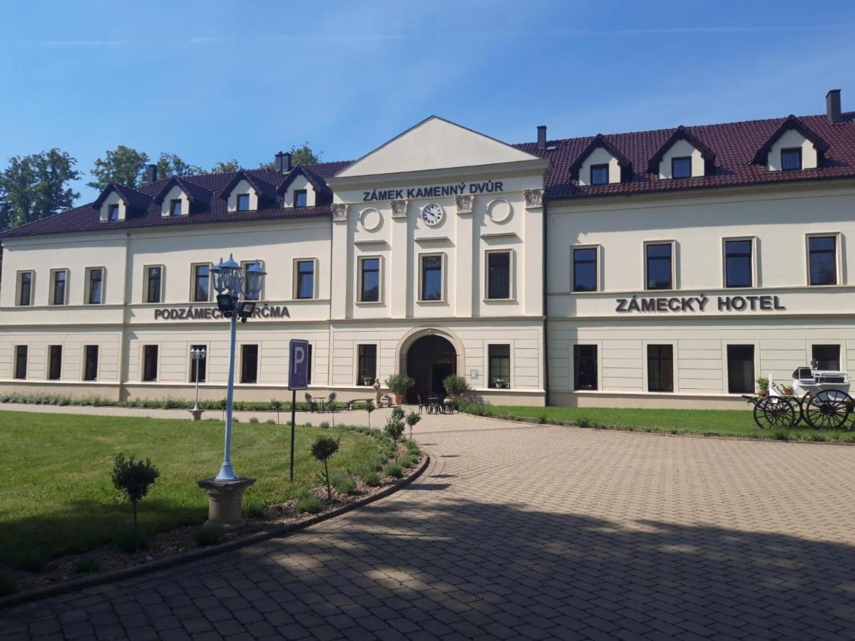 Отель Zamek Kamenny Dvur Kynsperk nad Ohri Экстерьер фото